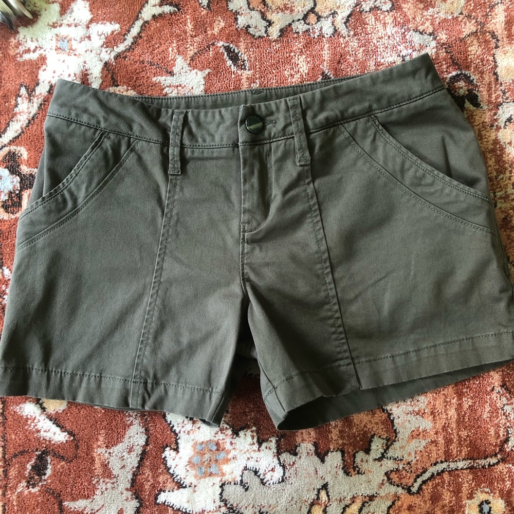 Lolë twill shorts, size 2